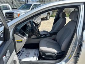 2016 HYUNDAI SONATA SEDAN 4-CYL, 2.4 LITER SE SEDAN 4D at Motors On Wheels - used car dealership in Houston, Texas.