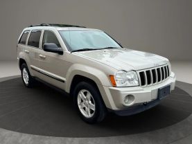 2007 JEEP GRAND CHEROKEE SUV V8, FLEX FUEL, 4.7 LITER LAREDO SPORT UTILITY 4D