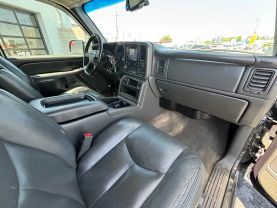 2004 GMC SIERRA 2500 CREW CAB PICKUP V8, 6.0 LITER SLT PICKUP 4D 6 1/2 FT