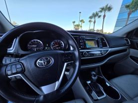 2015 Toyota Highlander - Image 21