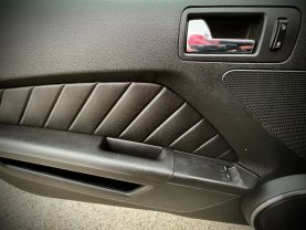 2011 Ford Mustang - Image 20