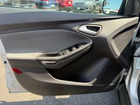 2014 FORD FOCUS HATCHBACK 4-CYL, FLEX FUEL, 2.0L SE HATCHBACK 4D