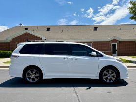 2015 TOYOTA SIENNA VAN V6, 3.5 LITER SE MINIVAN 4D