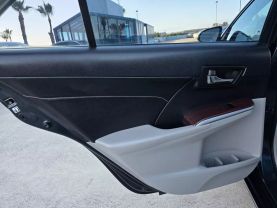 2013 Toyota Camry - Image 11