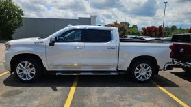 2023 Chevrolet Silverado 1500 Crew Cab - Image 4