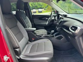 2021 CHEVROLET TRAILBLAZER SUV 3-CYL, ECOTEC, TURBO, 1.2 LITER LT SPORT UTILITY 4D at T&T Repairables - used car dealership in Spencer, Indiana.