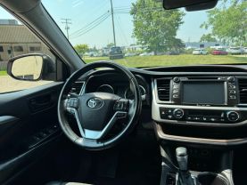 2019 TOYOTA HIGHLANDER SUV V6, 3.5 LITER LE PLUS SPORT UTILITY 4D
