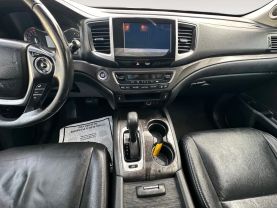 2017 HONDA PILOT SUV WHITE AUTOMATIC - CARPALACE, Chantilly, VA. 38.91645215435775, -77.47495885092432