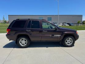 2004 JEEP GRAND CHEROKEE SUV 6-CYL, 4.0 LITER LAREDO SPORT UTILITY 4D