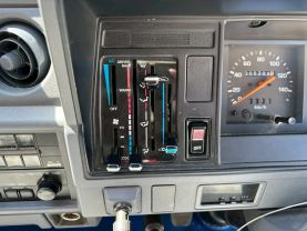 1995 TOYOTA HIACE TRUCK 2L FIRE TRUCK
