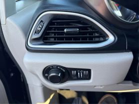2020 CHRYSLER VOYAGER VAN V6, 3.6 LITER LXI MINIVAN 4D