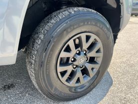 2021 TOYOTA TACOMA DOUBLE CAB PICKUP V6, 3.5 LITER SR5 PICKUP 4D 5 FT