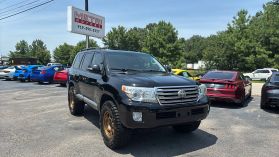 2015 Toyota Land Cruiser - Image 2