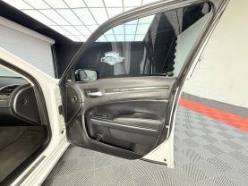 2016 CHRYSLER 300 SEDAN V6, 3.6 LITER 300C SEDAN 4D