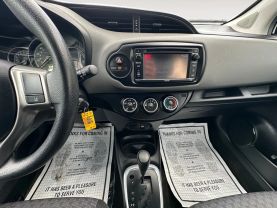 2017 TOYOTA YARIS HATCHBACK WHITE AUTOMATIC - CARPALACE, Chantilly, VA. 38.91645215435775, -77.47495885092432