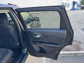 2016 JEEP CHEROKEE SUV V6, 3.2 LITER LATITUDE SPORT UTILITY 4D