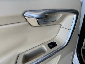 2013 VOLVO XC60 SUV 6-CYL, PZEV, 3.2 LITER 3.2 PREMIER SPORT UTILITY 4D