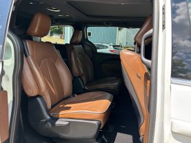 2021 CHRYSLER PACIFICA HYBRID VAN V6, HYBRID, 3.6 LITER LIMITED VAN 4D at T&T Repairables - used car dealership in Spencer, Indiana.