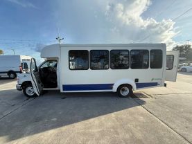 2017 FORD E450 SUPER DUTY CUTAWAY CUTAWAY V10, 6.8 LITER CUTAWAY VAN 2D