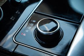 2019 LAND ROVER RANGE ROVER VELAR SUV V6, SUPERCHARGED, 3.0 LITER R-DYNAMIC SE SPORT UTILITY 4D