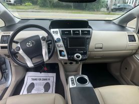2013 Toyota Prius V - Image 11