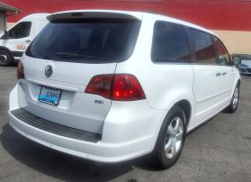 2013 VOLKSWAGEN ROUTAN PASSENGER V6, 3.6 LITER SEL PREMIUM MINIVAN 4D