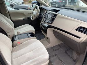 2012 TOYOTA SIENNA VAN V6, 3.5 LITER LE MINIVAN 4D
