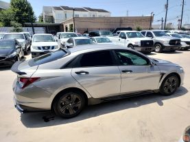 2022 HYUNDAI ELANTRA SEDAN 4-CYL, 2.0 LITER SEL SEDAN 4D at Motors On Wheels - used car dealership in Houston, Texas.