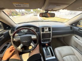 2006 CHRYSLER 300 SEDAN V8, HEMI, 5.7 LITER 300C SEDAN 4D
