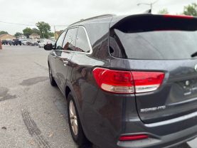 2017 KIA SORENTO SUV 4-CYL, GDI, 2.4 LITER LX SPORT UTILITY 4D