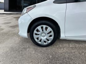 2017 TOYOTA YARIS HATCHBACK WHITE AUTOMATIC - CARPALACE, Chantilly, VA. 38.91645215435775, -77.47495885092432