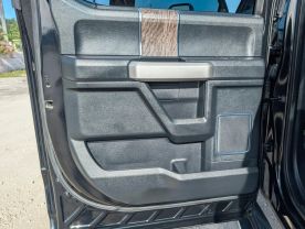 2019 FORD F250 SUPER DUTY CREW CAB PICKUP V8, TURBO DIESEL, 6.7 LITER LARIAT PICKUP 4D 6 3/4 FT