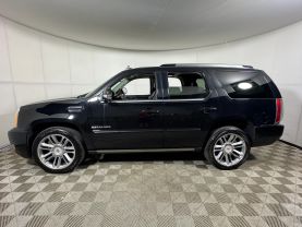 2014 CADILLAC ESCALADE SUV V8, FLEX FUEL, 6.2 LITER PREMIUM SPORT UTILITY 4D