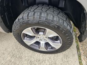 2019 RAM 1500 CREW CAB PICKUP V8, HEMI, 5.7 LITER LARAMIE PICKUP 4D 5 1/2 FT