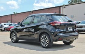 2021 NISSAN KICKS