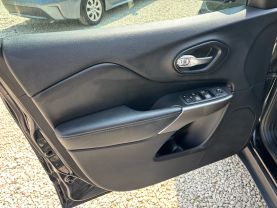 2020 JEEP CHEROKEE SUV 4-CYL, ZERO EVAP, 2.4 LITER LATITUDE PLUS SPORT UTILITY 4D at T&T Repairables - used car dealership in Spencer, Indiana.