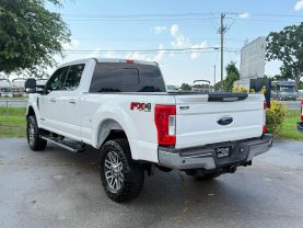 2017 Ford F250 Super Duty Crew Cab Lariat Pickup 4d 6 3/4 Ft - Image 6