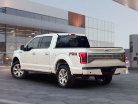 2017 FORD F150 SUPERCREW CAB PICKUP V8, FLEX FUEL, 5.0 LITER PLATINUM PICKUP 4D 5 1/2 FT