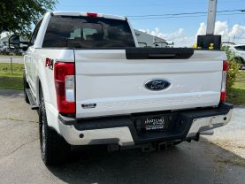 2017 Ford F250 Super Duty Crew Cab Lariat Pickup 4d 6 3/4 Ft - Image 5