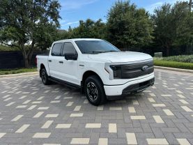 2022 FORD F150 LIGHTNING PICKUP DUAL ELECTRIC MOTORS XLT PICKUP 4D 5 1/2 FT