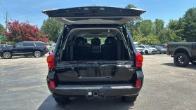 2015 Toyota Land Cruiser - Image 17