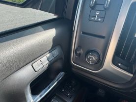 2018 GMC SIERRA 1500 CREW CAB PICKUP V8, ECOTEC3, 5.3 LITER SLT PICKUP 4D 5 3/4 FT