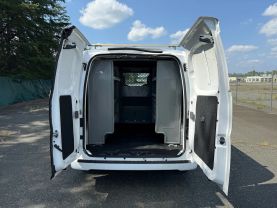 2017 NISSAN NV200