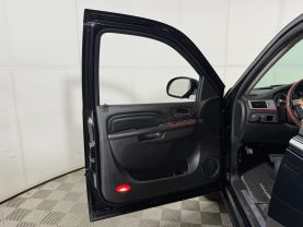 2014 CADILLAC ESCALADE SUV V8, FLEX FUEL, 6.2 LITER PREMIUM SPORT UTILITY 4D