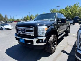 2016 FORD F350 SUPER DUTY CREW CAB PICKUP V8, TURBO DIESEL PLATINUM PICKUP 4D 6 3/4 FT