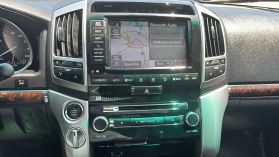 2015 Toyota Land Cruiser - Image 38
