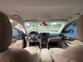 2019 JEEP CHEROKEE SUV 4-CYL, ZERO EVAP, 2.4 LITER LATITUDE SPORT UTILITY 4D