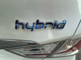 2012 HYUNDAI SONATA SEDAN 4-CYL, HYBRID, 2.4 LITER HYBRID SEDAN 4D