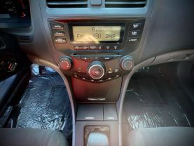 2005 Honda Accord - Image 31