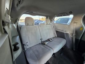 2014 Toyota Sienna - Image 12